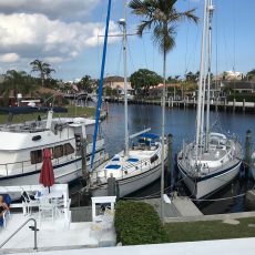 Busy boatyard and Happy Holidays!